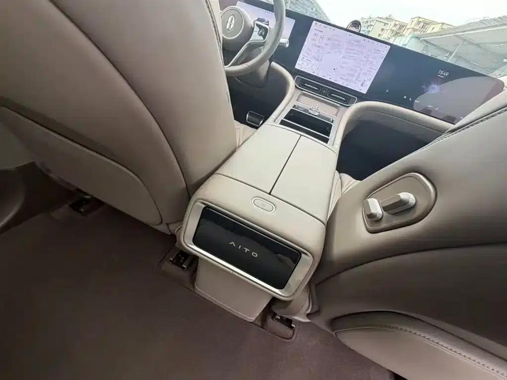 Wenjie M9 2025 Extended Range Ultra Edition 52kWh 5-Seat Version (192-line LiDAR) — миниатюра 22