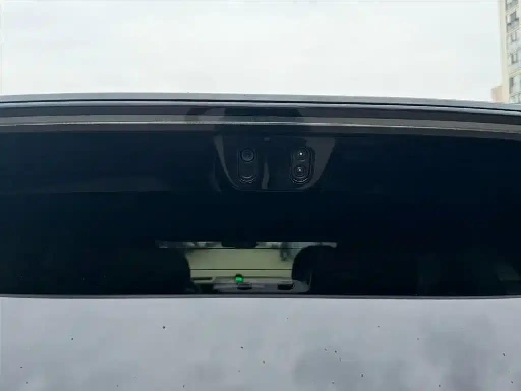 Wenjie M9 2025 Extended Range Ultra Edition 52kWh 5-Seat Version (192-line LiDAR) — миниатюра 25