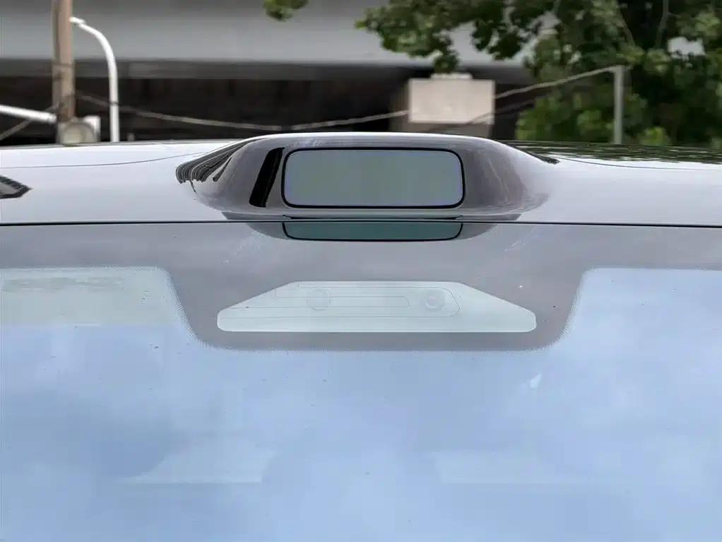 Wenjie M9 2025 Extended Range Ultra Edition 52kWh 5-Seat Version (192-line LiDAR) — миниатюра 27