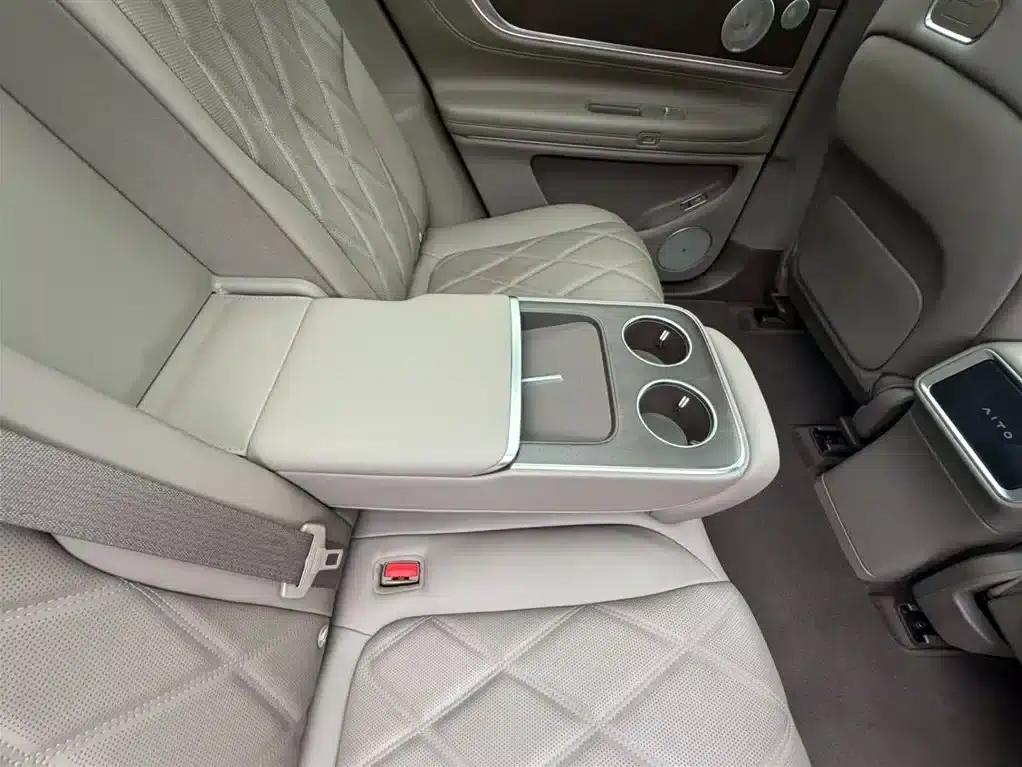 Wenjie M9 2025 Extended Range Ultra Edition 52kWh 5-Seat Version (192-line LiDAR) — миниатюра 28