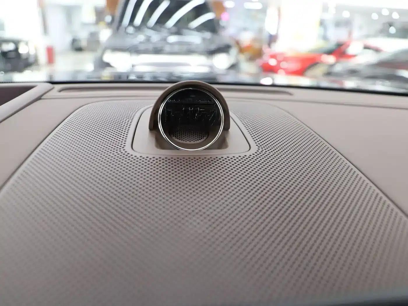 Wenjie M9 2025 Extended Range Ultra Edition 52kWh 5-Seat Version (192-line LiDAR) — миниатюра 11