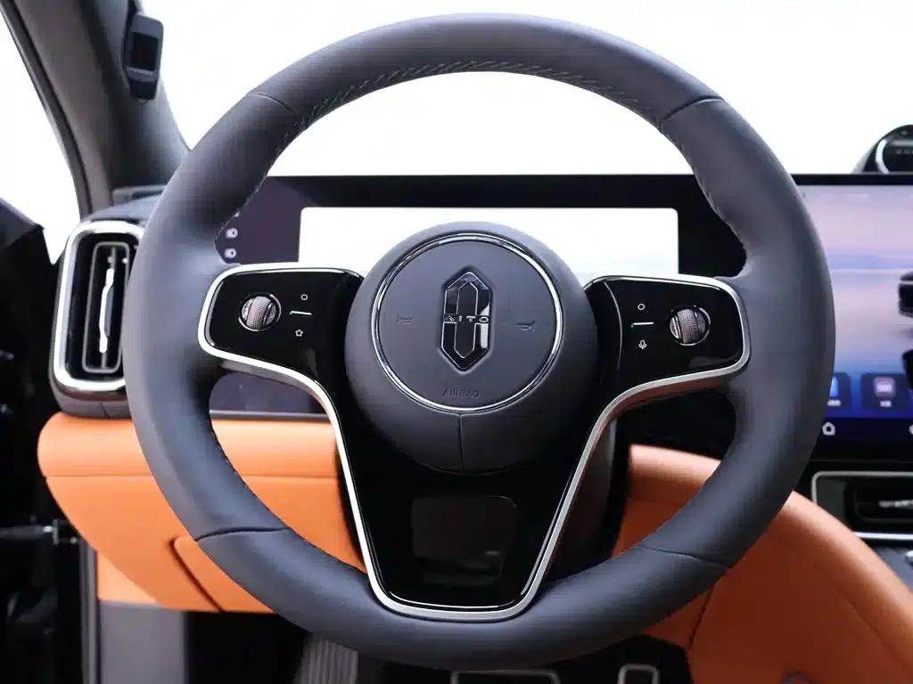 Wenjie M9 2025 Extended Range Ultra Edition 52kWh 5-Seat Version (192-line LiDAR) — миниатюра 16