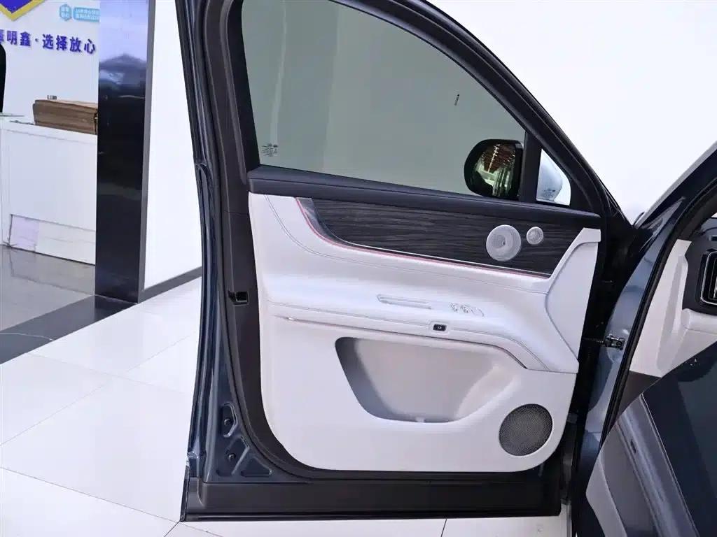 Wenjie M9 2024 Range Extended Ultra Edition 42kWh 6-Seater — миниатюра 18