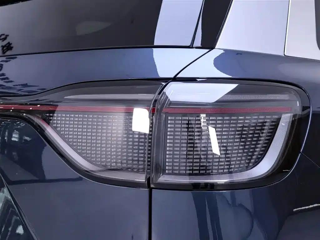 Wenjie M9 2024 Range Extended Ultra Edition 42kWh 6-Seater — миниатюра 9