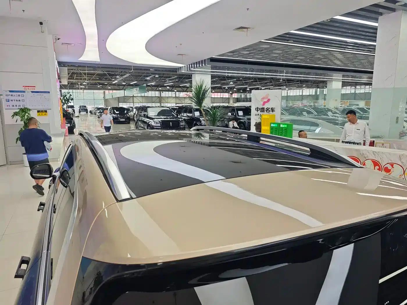 Wenjie M9 2025 Pure Electric Ultra Edition 100kWh 5-Seat Version (192-line LiDAR) — миниатюра 14