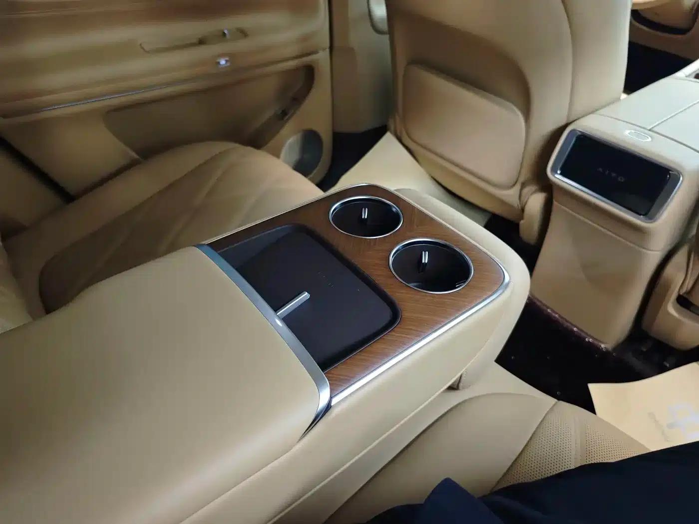 Wenjie M9 2025 Pure Electric Ultra Edition 100kWh 5-Seat Version (192-line LiDAR) — миниатюра 25