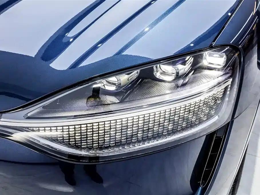 Wenjie M9 2025 Extended Range Ultra Edition 52kWh 5-Seat Version (192-line LiDAR) — миниатюра 13