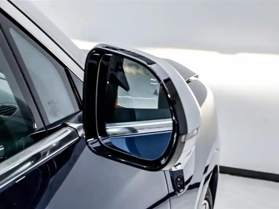Wenjie M9 2025 Extended Range Ultra Edition 52kWh 5-Seat Version (192-line LiDAR) — миниатюра 28
