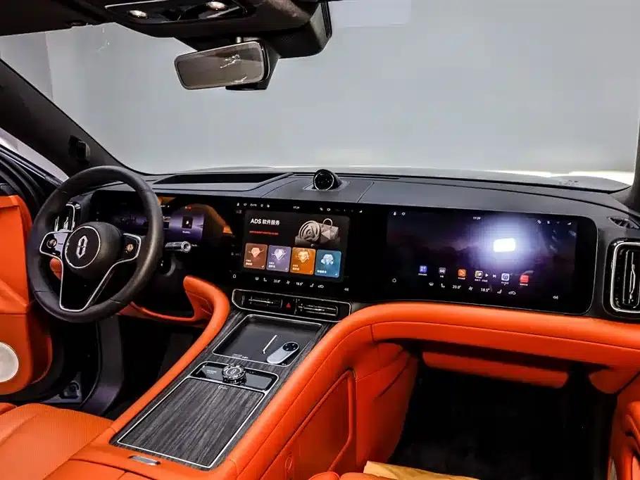 Wenjie M9 2025 Extended Range Ultra Edition 52kWh 5-Seat Version (192-line LiDAR) — миниатюра 29