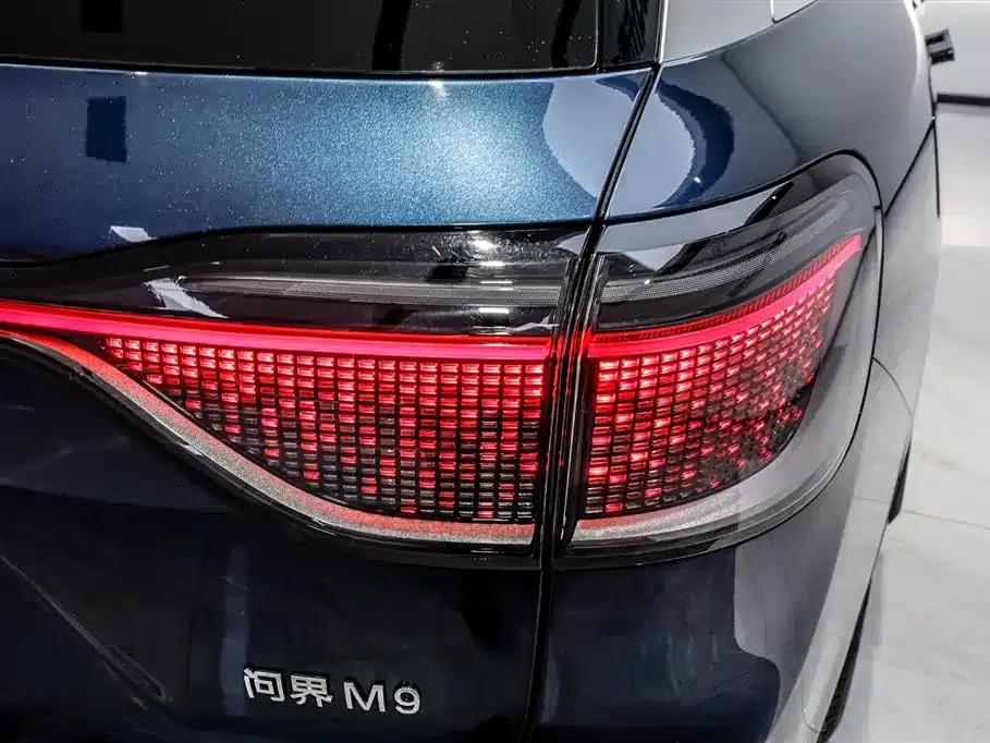 Wenjie M9 2025 Extended Range Ultra Edition 52kWh 5-Seat Version (192-line LiDAR) — миниатюра 30