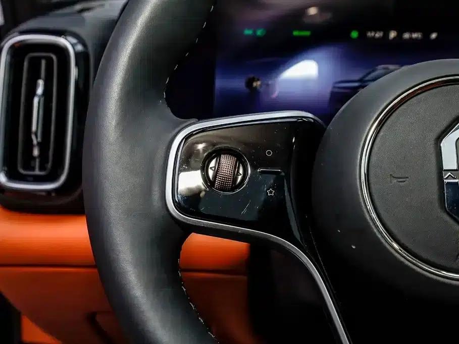Wenjie M9 2025 Extended Range Ultra Edition 52kWh 5-Seat Version (192-line LiDAR) — миниатюра 5