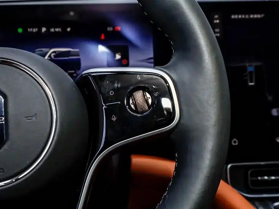 Wenjie M9 2025 Extended Range Ultra Edition 52kWh 5-Seat Version (192-line LiDAR) — миниатюра 6