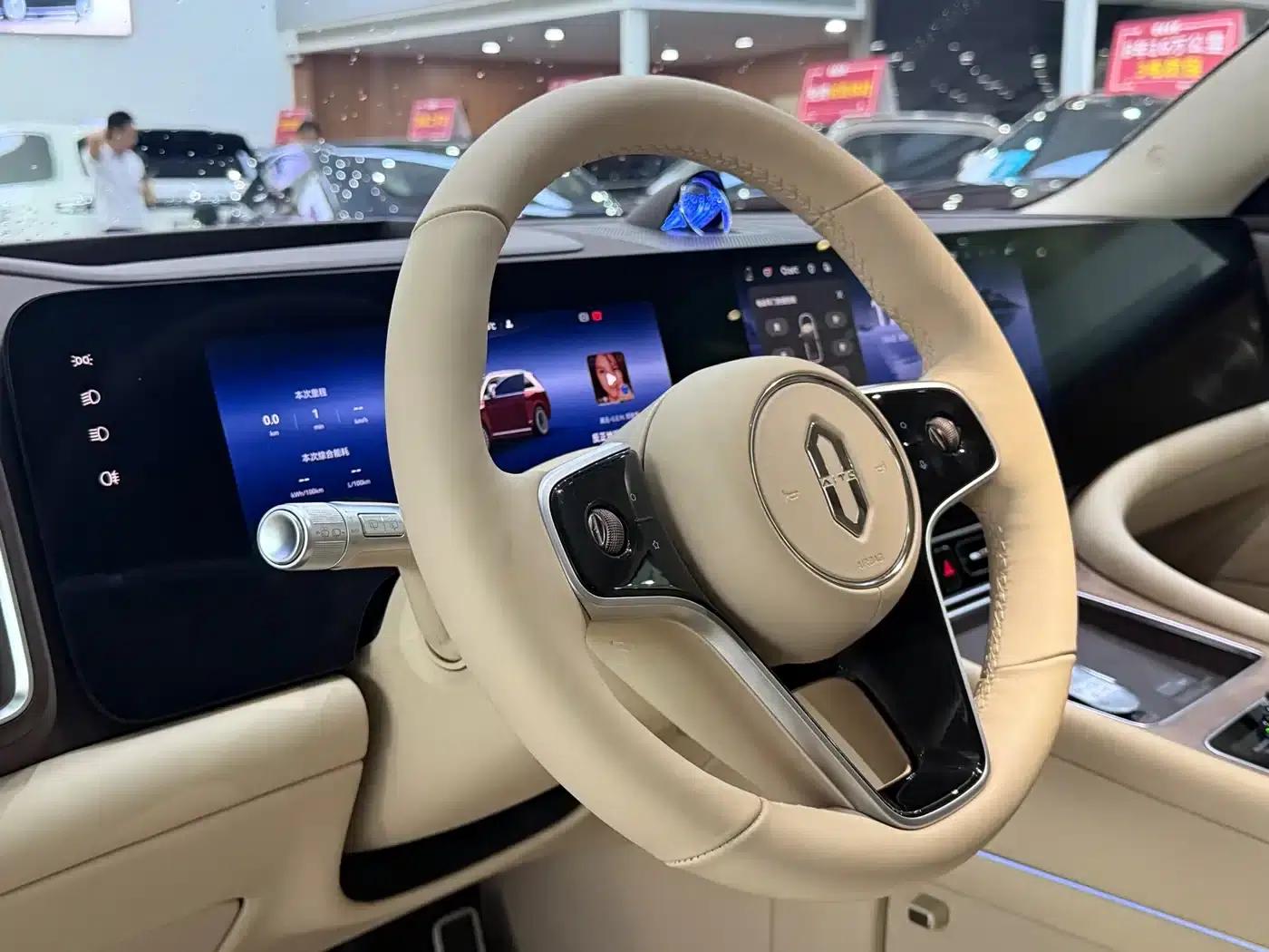 Wenjie M9 2025 Ultra Extended Range Edition 52kWh 6-Seat Version (192-line LiDAR) — миниатюра 8