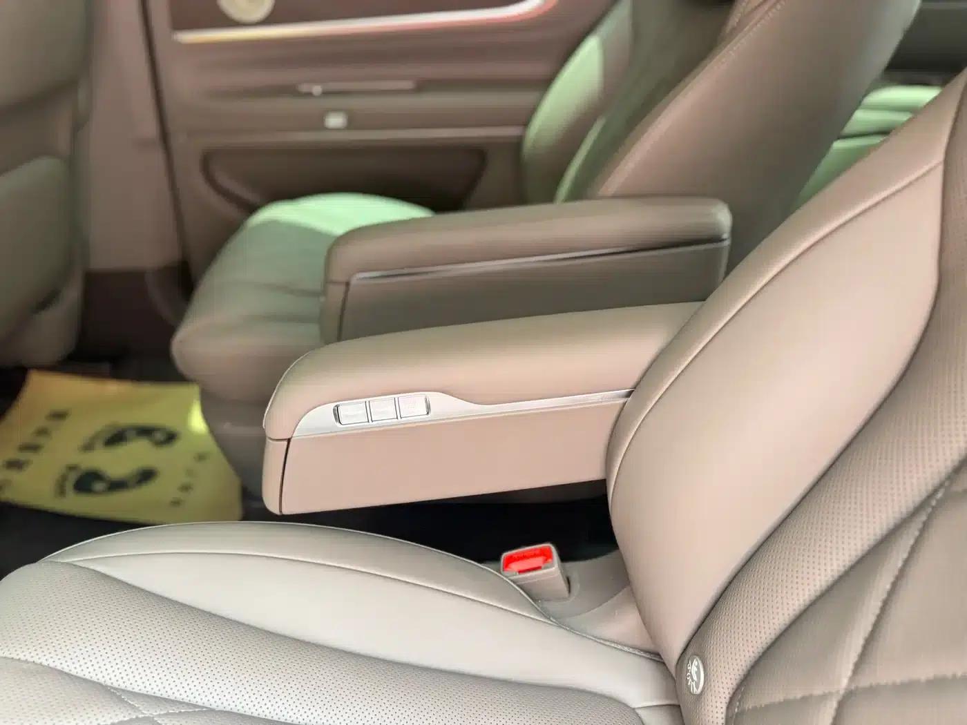 Wenjie M9 2024 Pure Electric Max Edition 100kWh 6-Seater — миниатюра 13