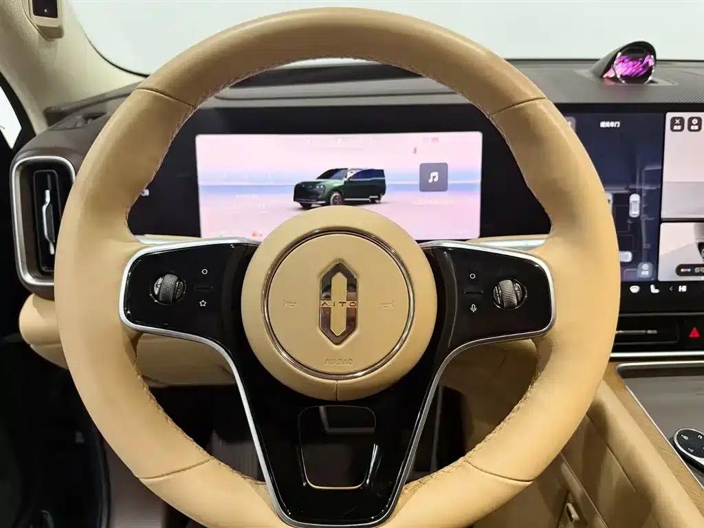Wenjie M9 2024 Range Extended Max Edition 42kWh 6-Seater — миниатюра 11