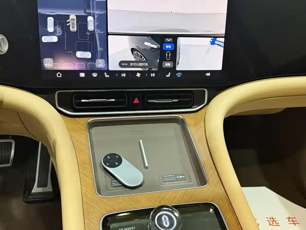 Wenjie M9 2024 Range Extended Max Edition 42kWh 6-Seater — миниатюра 12