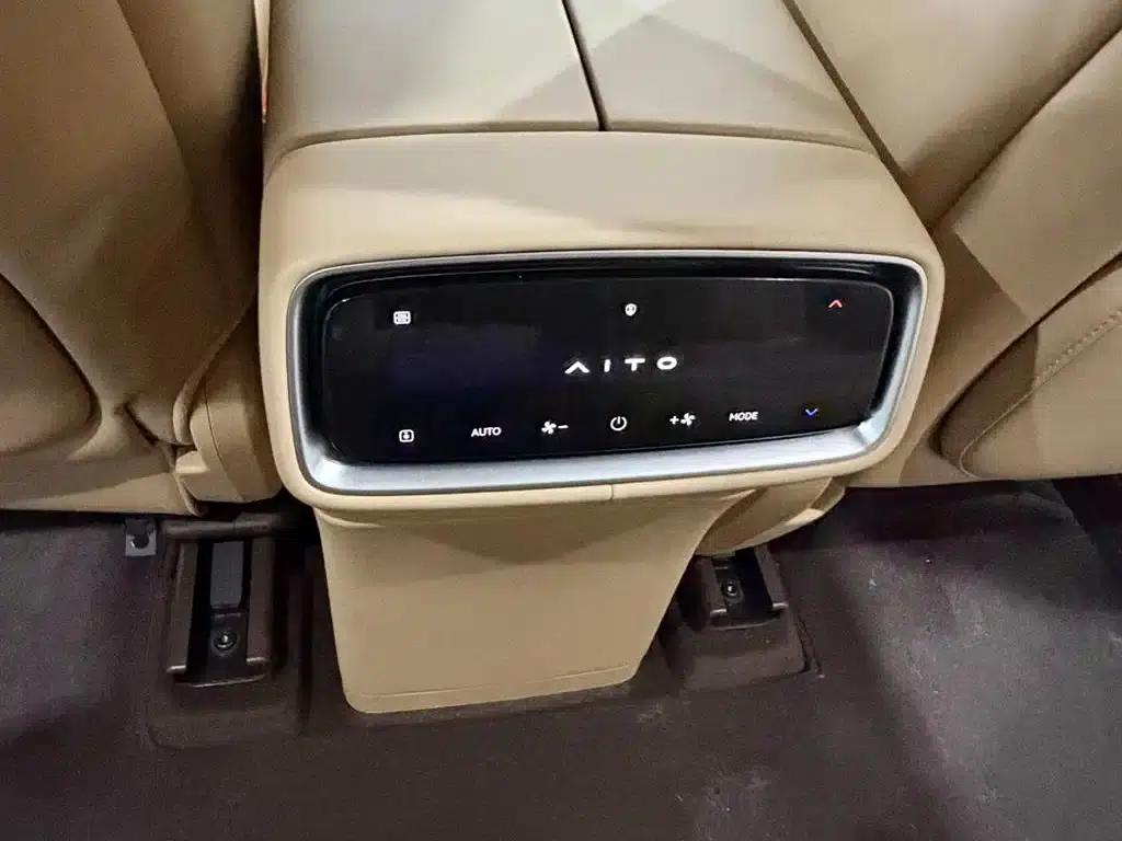 Wenjie M9 2024 Range Extended Max Edition 42kWh 6-Seater — миниатюра 9