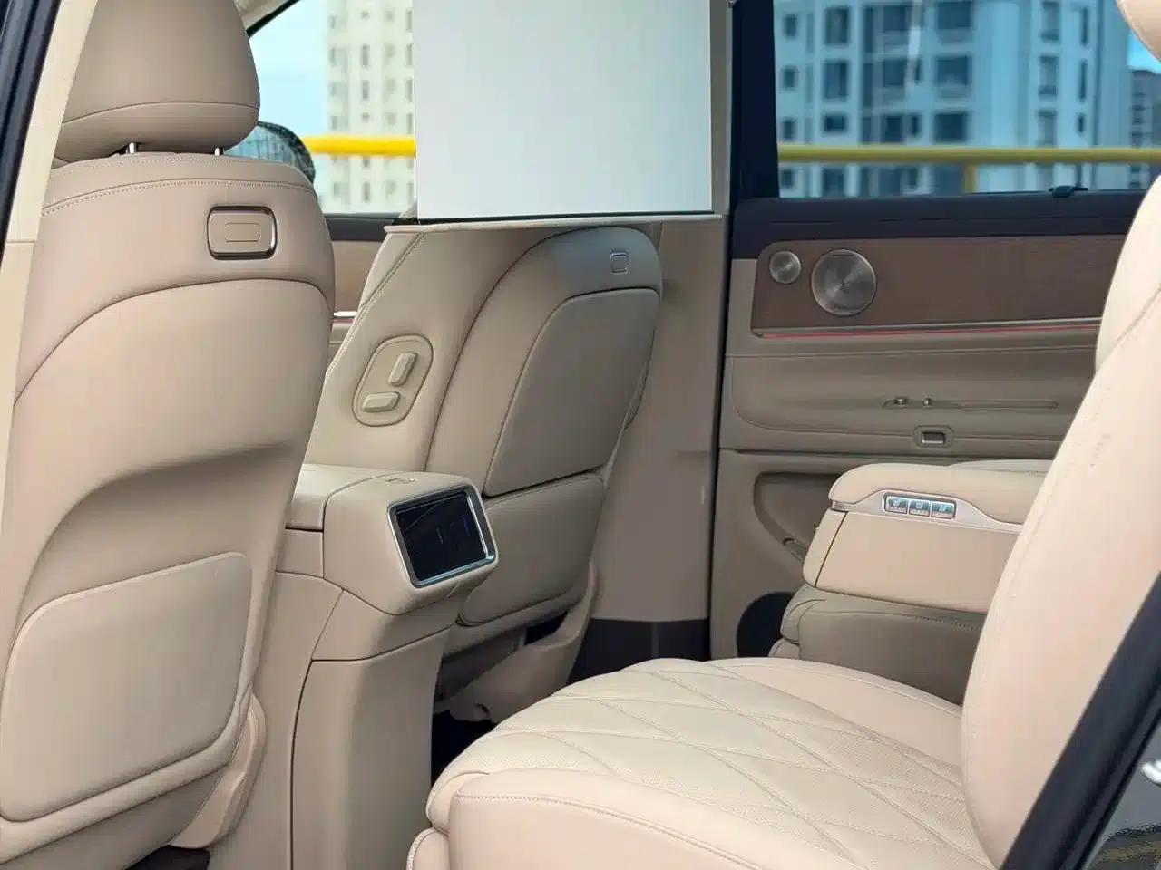 Wenjie M9 2025 Pure Electric Ultra Edition 100kWh 5-Seat Version (192-line LiDAR) — миниатюра 15