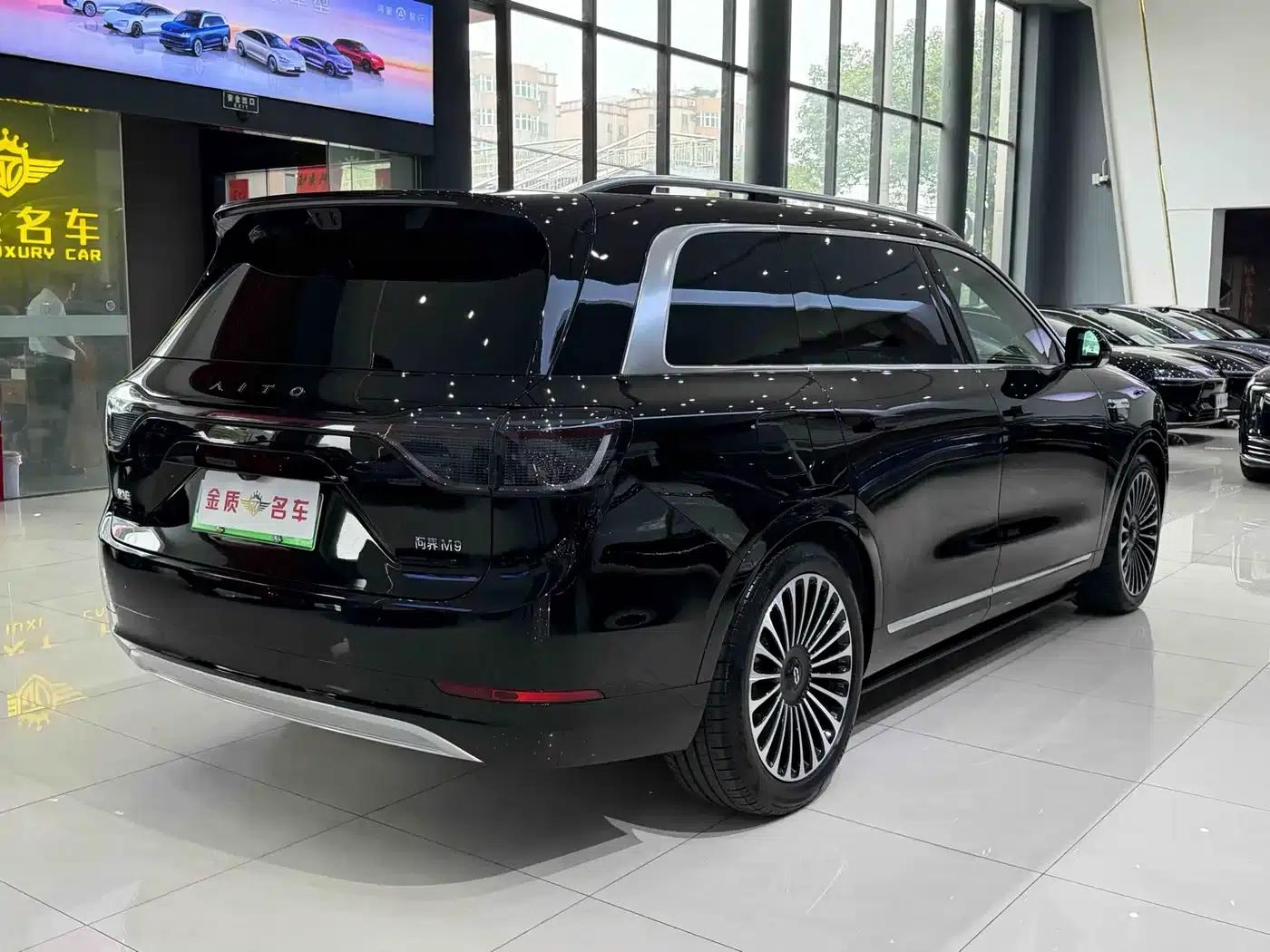 Wenjie M9 2025 Ultra Extended Range Edition 52kWh 6-Seat Version (192-line LiDAR) — миниатюра 20