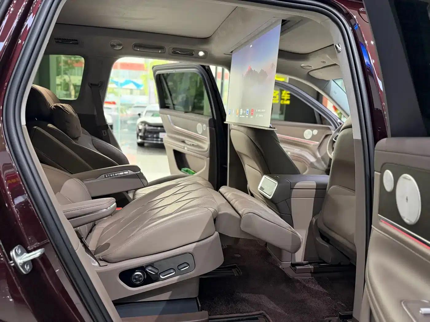 Wenjie M9 2025 Ultra Extended Range Edition 52kWh 6-Seat Version (192-line LiDAR) — миниатюра 14