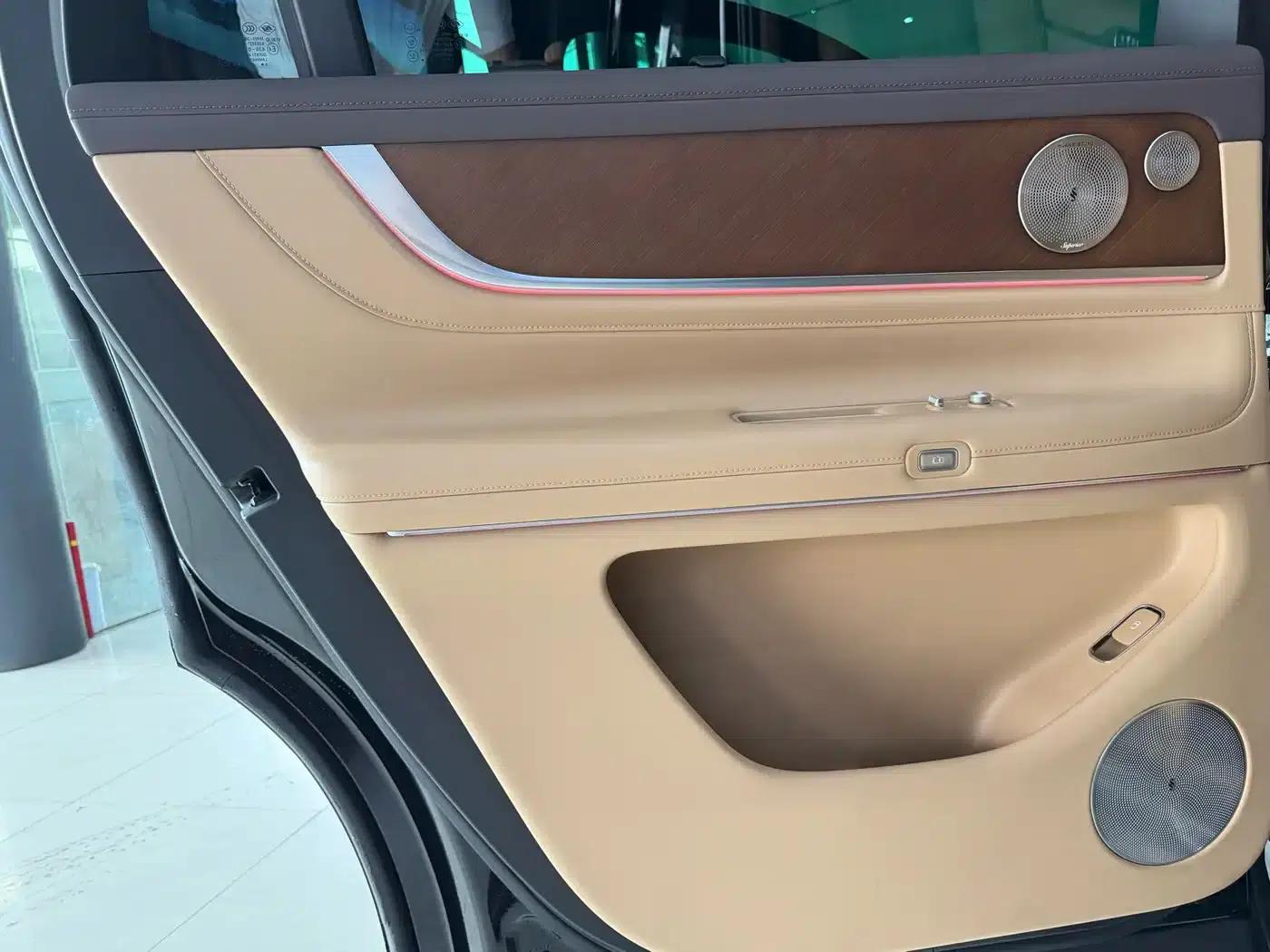 Wenjie M9 2025 Ultra Extended Range Edition 52kWh 6-Seat Version (192-line LiDAR) — миниатюра 10