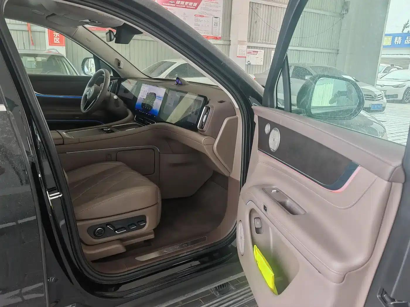 Wenjie M9 2025 Ultra Extended Range Edition 52kWh 6-Seat Version (192-line LiDAR) — миниатюра 15