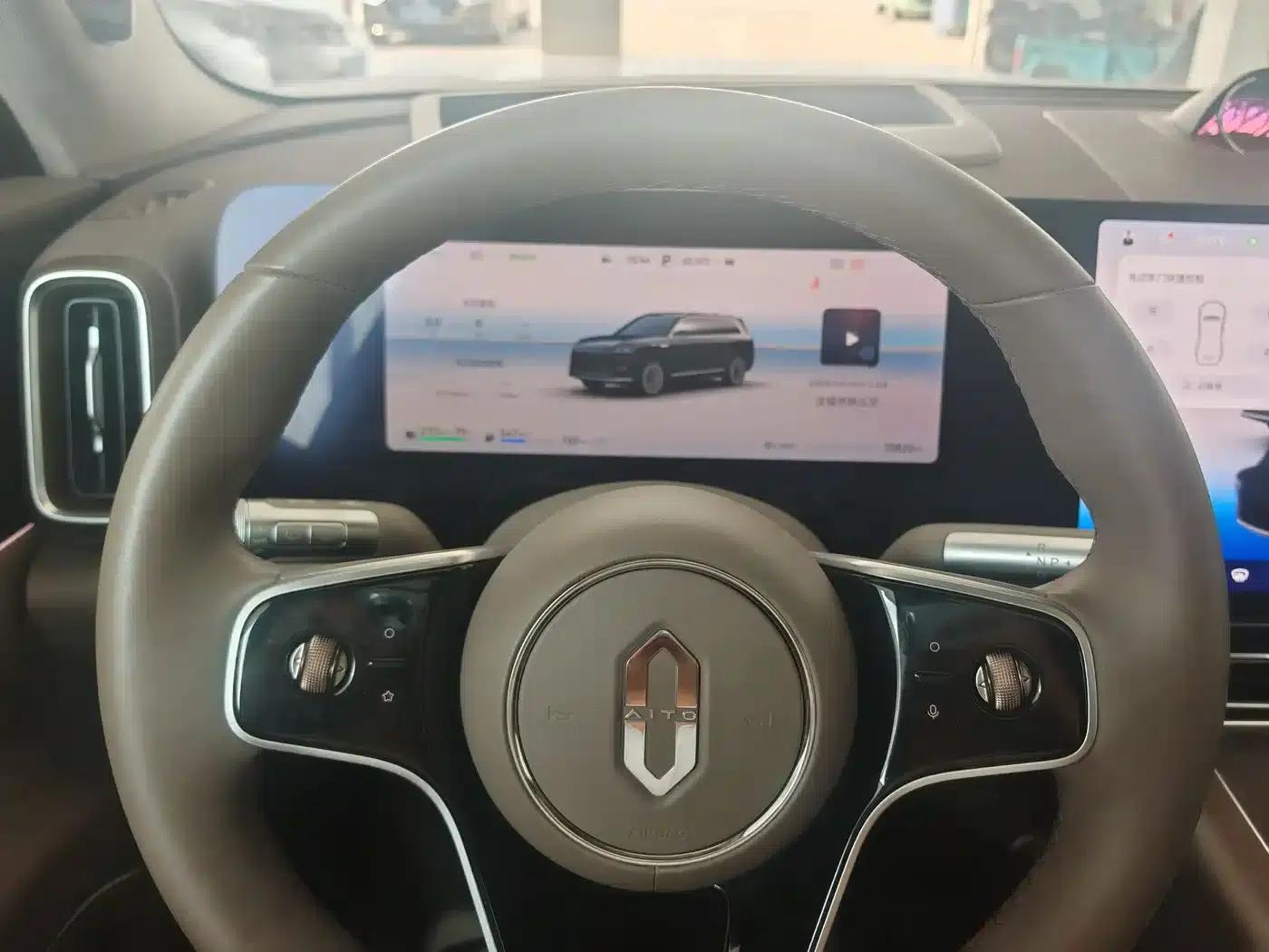 Wenjie M9 2025 Ultra Extended Range Edition 52kWh 6-Seat Version (192-line LiDAR) — миниатюра 8