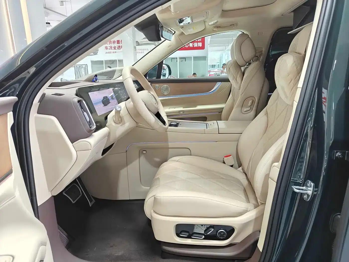 Wenjie M9 2024 Pure Electric Ultra Edition 100kWh 6-Seater — миниатюра 10