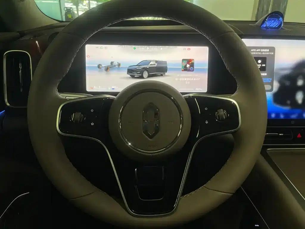 Wenjie M9 2025 Ultra Extended Range Edition (52kWh, 6-seater, 192-line LiDAR) — миниатюра 12