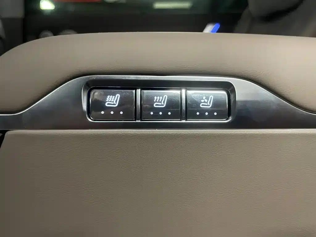 Wenjie M9 2025 Ultra Extended Range Edition (52kWh, 6-seater, 192-line LiDAR) — миниатюра 15
