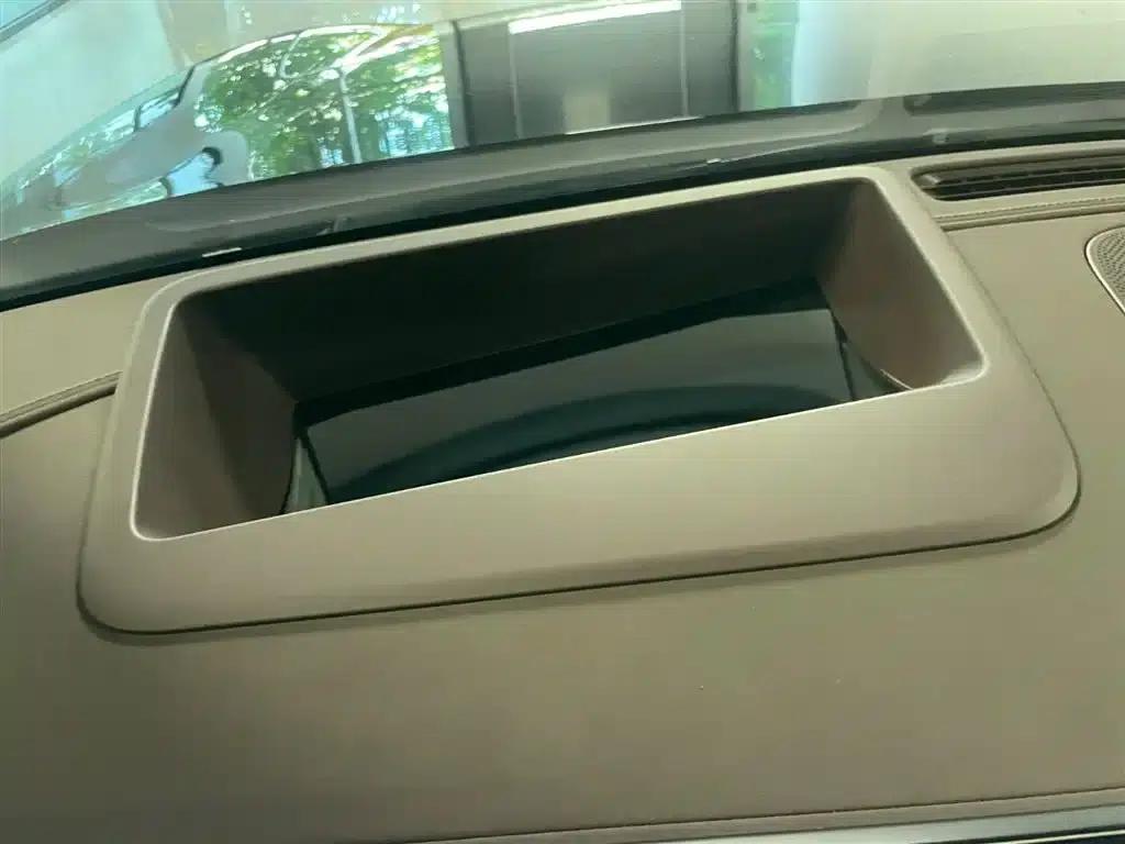 Wenjie M9 2025 Ultra Extended Range Edition (52kWh, 6-seater, 192-line LiDAR) — миниатюра 24