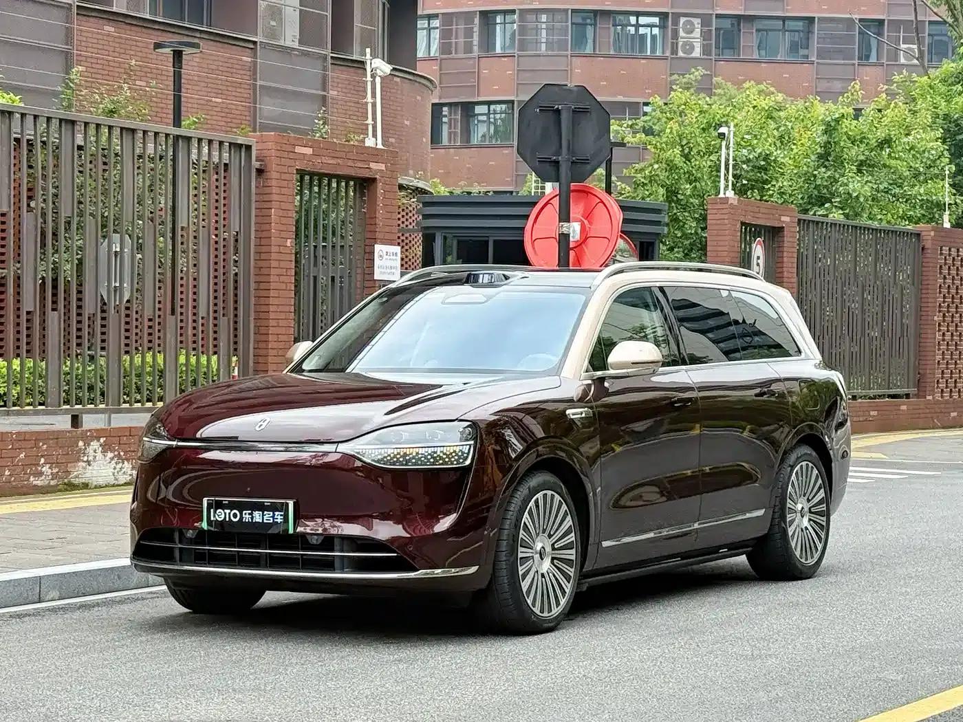 Wenjie M9 2025 Ultra Extended Range Edition (52kWh, 5-seater, 192-line LiDAR) — миниатюра 1
