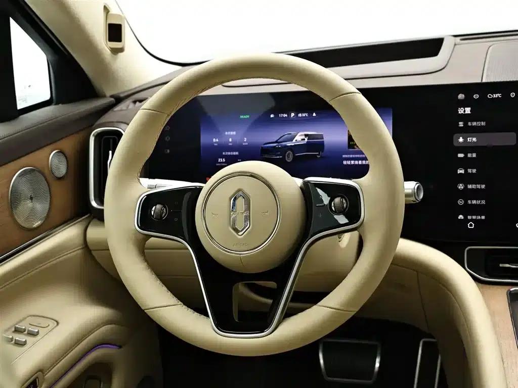 Wenjie M9 2025 Ultra Extended Range Edition 52kWh 6-Seat Version (192-line LiDAR) — миниатюра 16