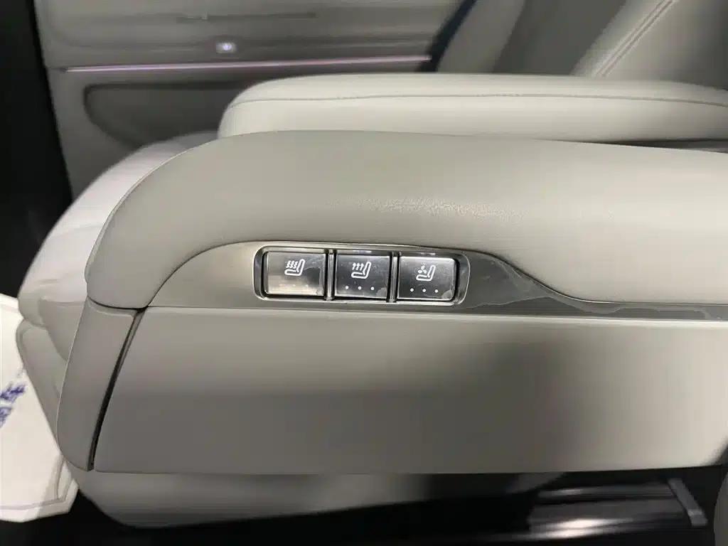 Wenjie M9 2024 Range Extended Ultra Edition 42kWh 6-Seater — миниатюра 13