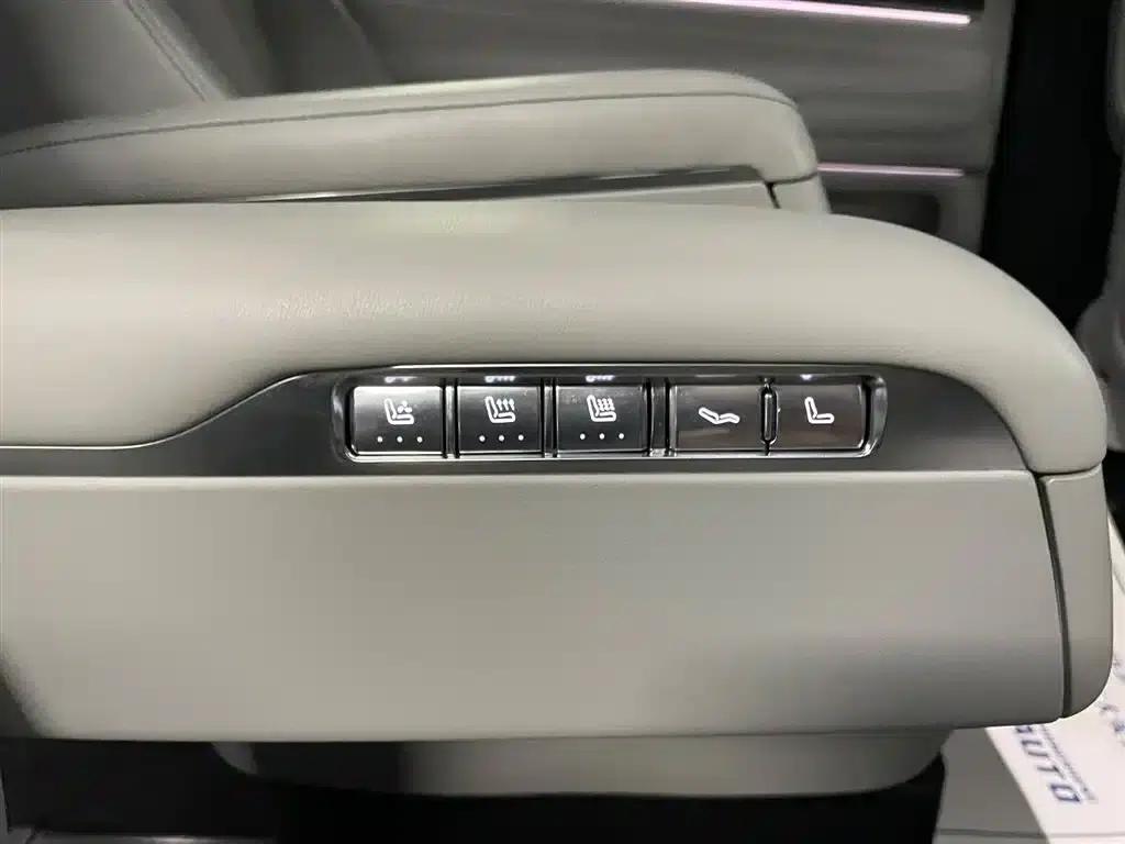 Wenjie M9 2024 Range Extended Ultra Edition 42kWh 6-Seater — миниатюра 19