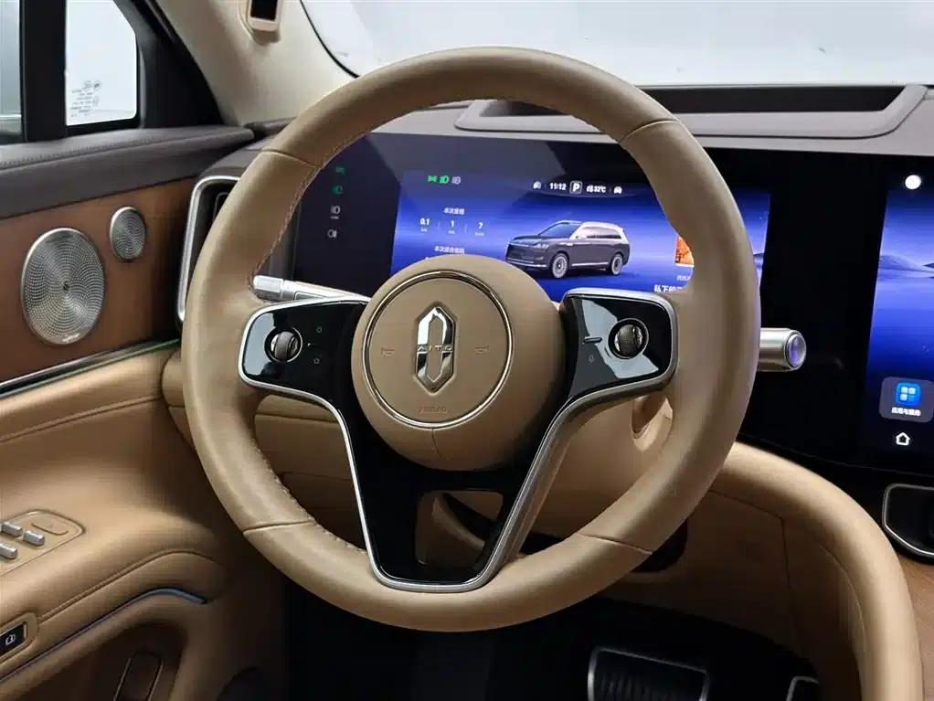 Wenjie M9 2025 Ultra Extended Range Edition (52kWh, 6-seater, 192-line LiDAR) — миниатюра 12
