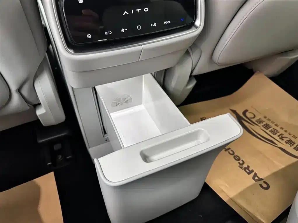 Wenjie M9 2024 Range Extended Max Edition 52kWh 6-Seater — миниатюра 16