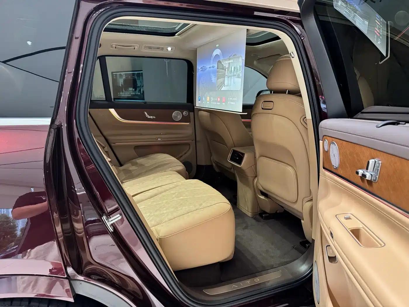 Wenjie M9 2025 Extended Range Ultra Edition 52kWh 5-Seat Version (192-line LiDAR) — миниатюра 11