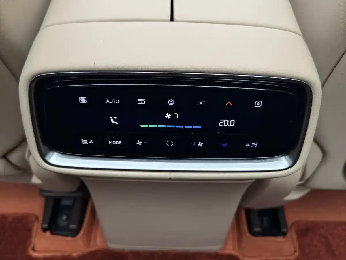 Wenjie M9 2024 Range Extended Ultra Edition 52kWh 5-Seater — миниатюра 15