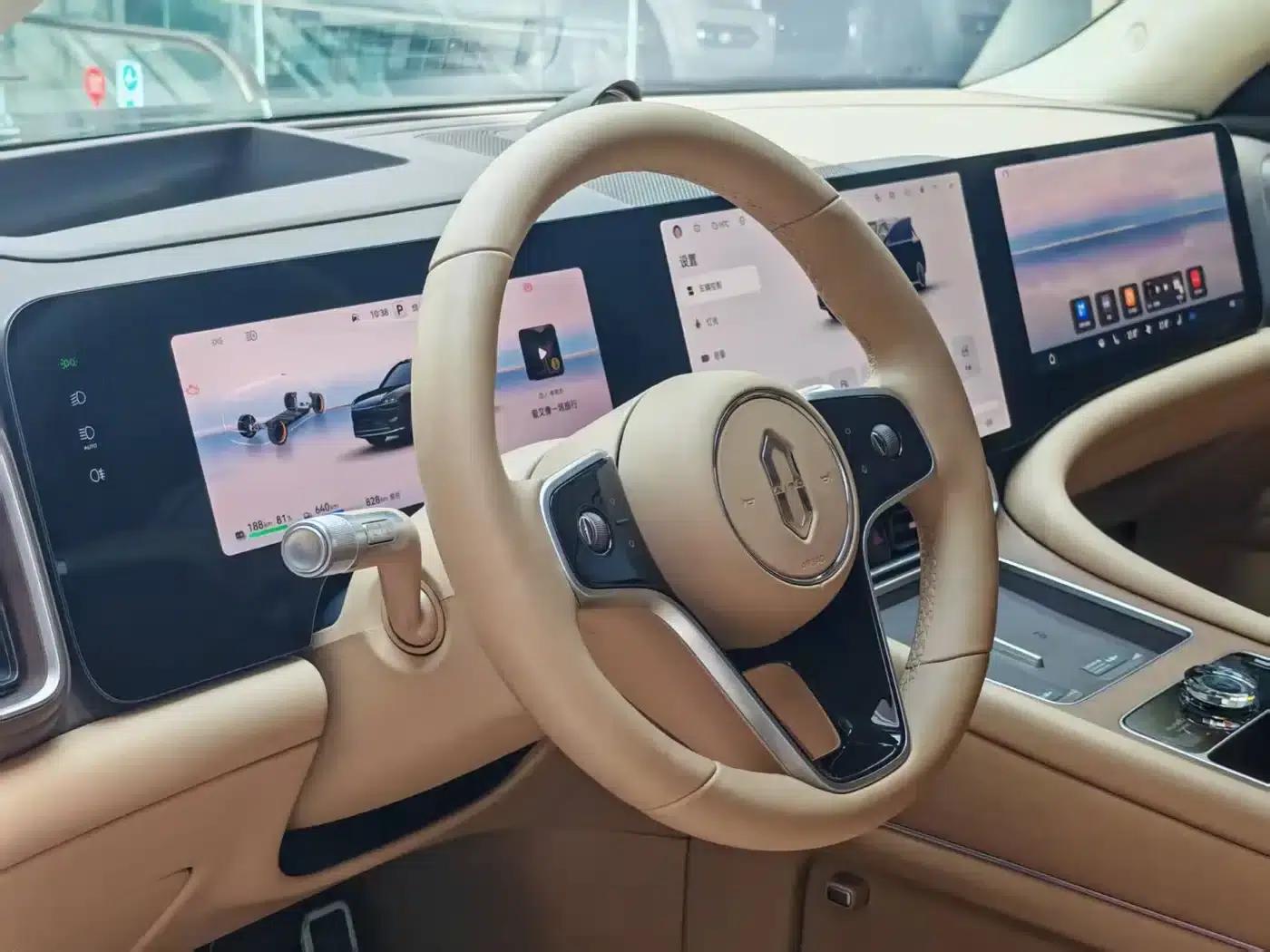 Wenjie M9 2025 Extended Range Ultra Edition 52kWh 5-Seat Version (192-line LiDAR) — миниатюра 11