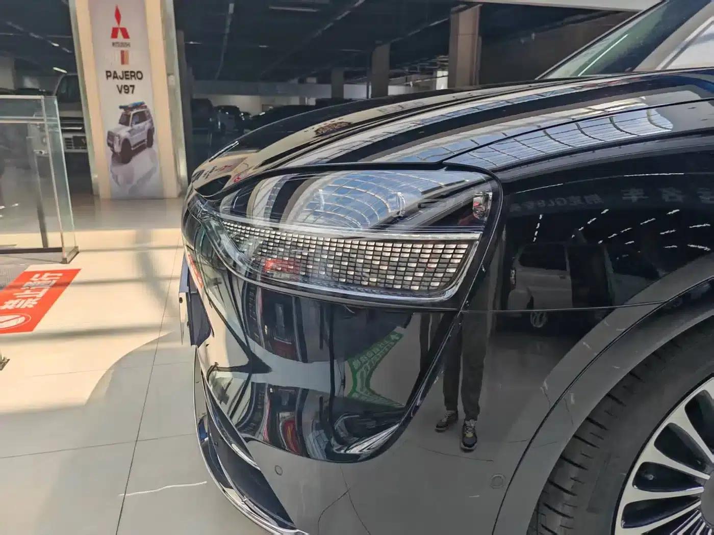 Wenjie M9 2025 Extended Range Ultra Edition 52kWh 5-Seat Version (192-line LiDAR) — миниатюра 22
