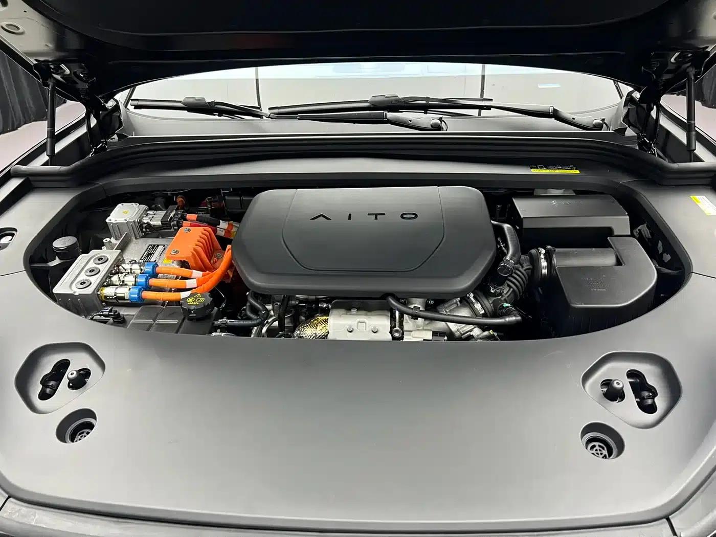Wenjie M9 2025 Ultra Extended Range Edition (52kWh, 6-seater, 192-line LiDAR) — миниатюра 14