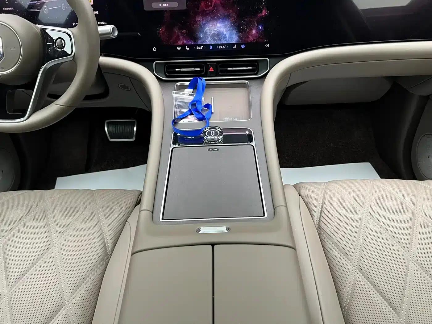 Wenjie M9 2025 Ultra Extended Range Edition (52kWh, 6-seater, 192-line LiDAR) — миниатюра 17