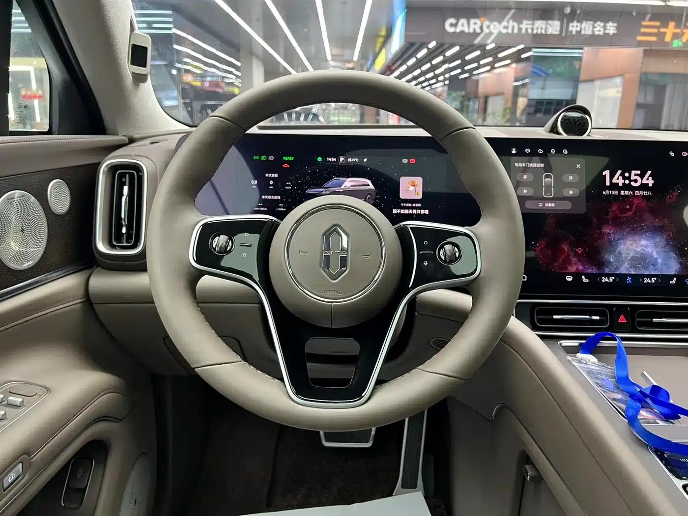 Wenjie M9 2025 Ultra Extended Range Edition (52kWh, 6-seater, 192-line LiDAR) — миниатюра 19