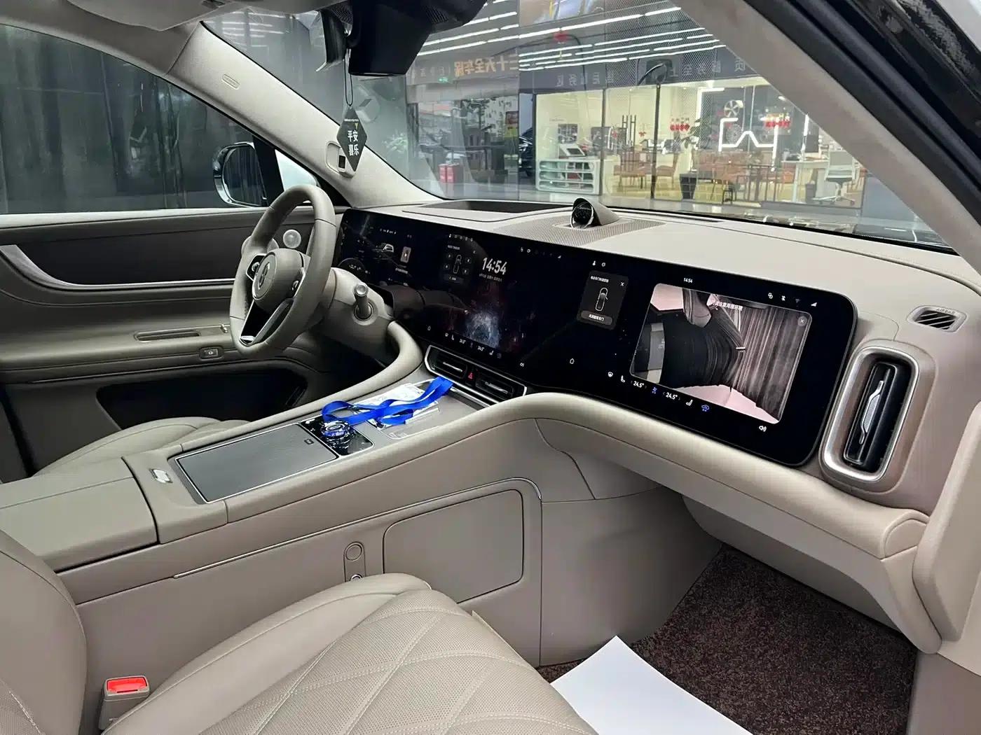 Wenjie M9 2025 Ultra Extended Range Edition (52kWh, 6-seater, 192-line LiDAR) — миниатюра 20