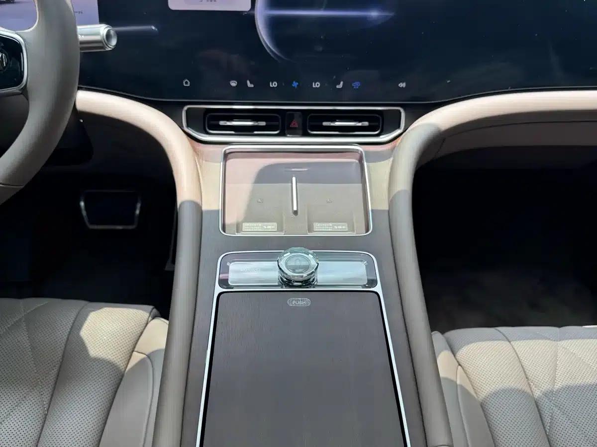 Wenjie M9 2024 Range Extended Ultra Edition 42kWh 6-Seater — миниатюра 13