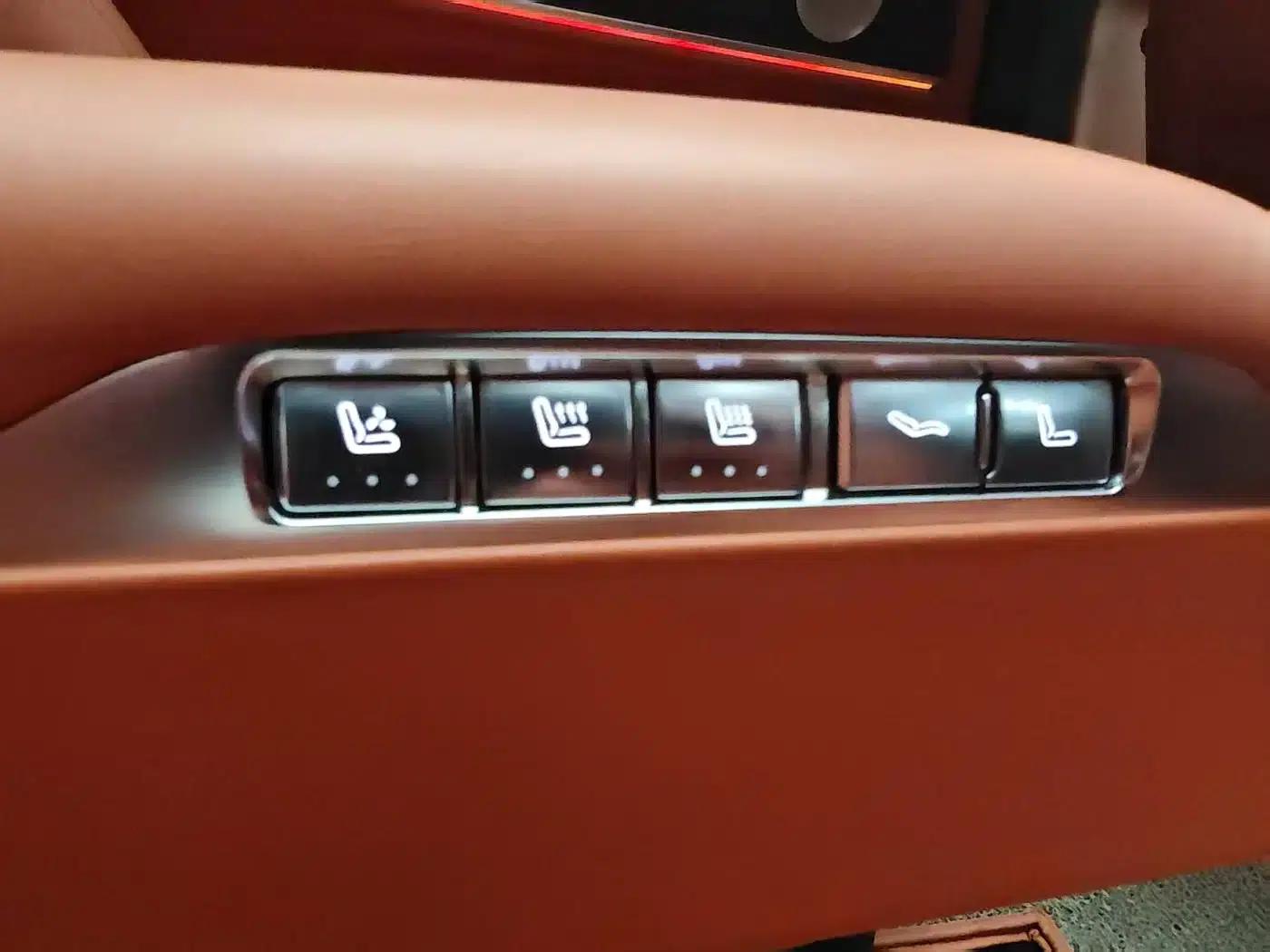 Wenjie M9 2024 Pure Electric Ultra Edition 100kWh 6-Seater — миниатюра 20