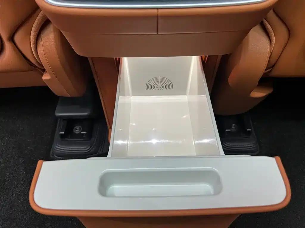 Wenjie M9 2024 Range Extended Max Edition 42kWh 6-Seater — миниатюра 18