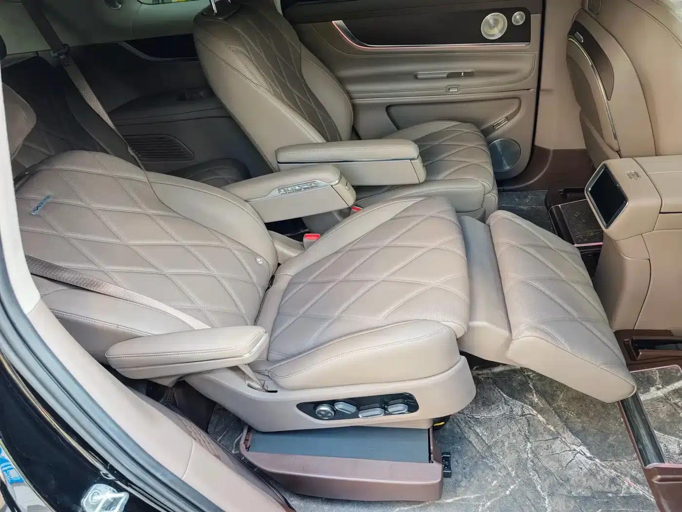 Wenjie M9 2025 Ultra Extended Range Edition (52kWh, 6-seater, 192-line LiDAR) — миниатюра 12
