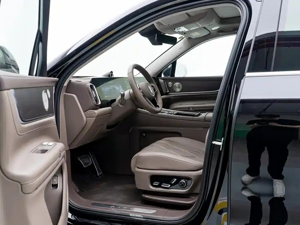 Wenjie M9 2025 Ultra Extended Range Edition 52kWh 6-Seat Version (192-line LiDAR) — миниатюра 15